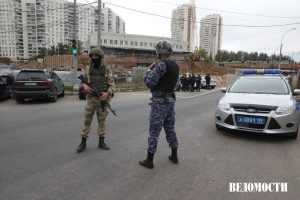 В Москве полиция в броне и с автоматами